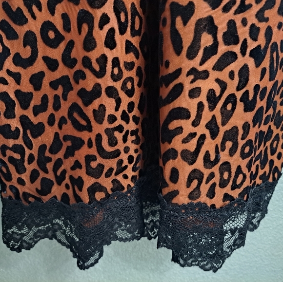 In Bloom Leopard Print In Crushed Velvet Sexy Nightie Size SP - Picture 11 of 15